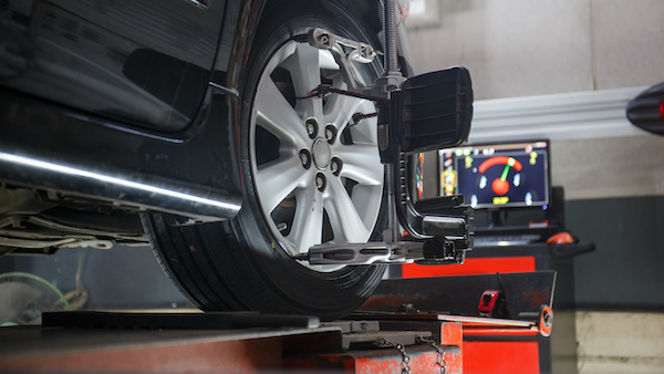 5 Signs It’s Time for a Wheel Alignment